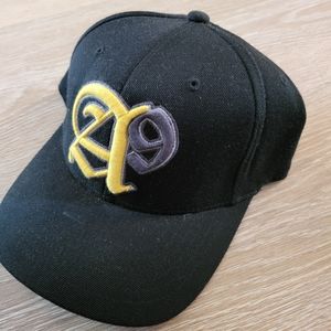 Akademiks Fitted Hat - Black/Yellow (One size fits all)
